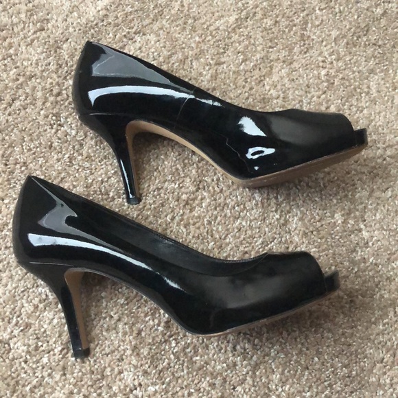 Vince Camuto Patent Leather Peep Toe Heels, Size 7 - Picture 5 of 11